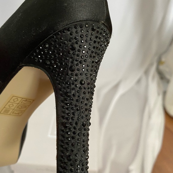 Black satin heels - Picture 4 of 7